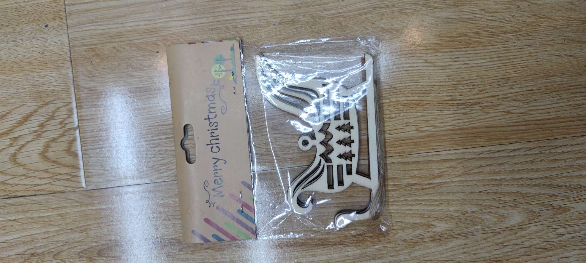 8183 木头片挂件 每包三片 欢迎询价细节图