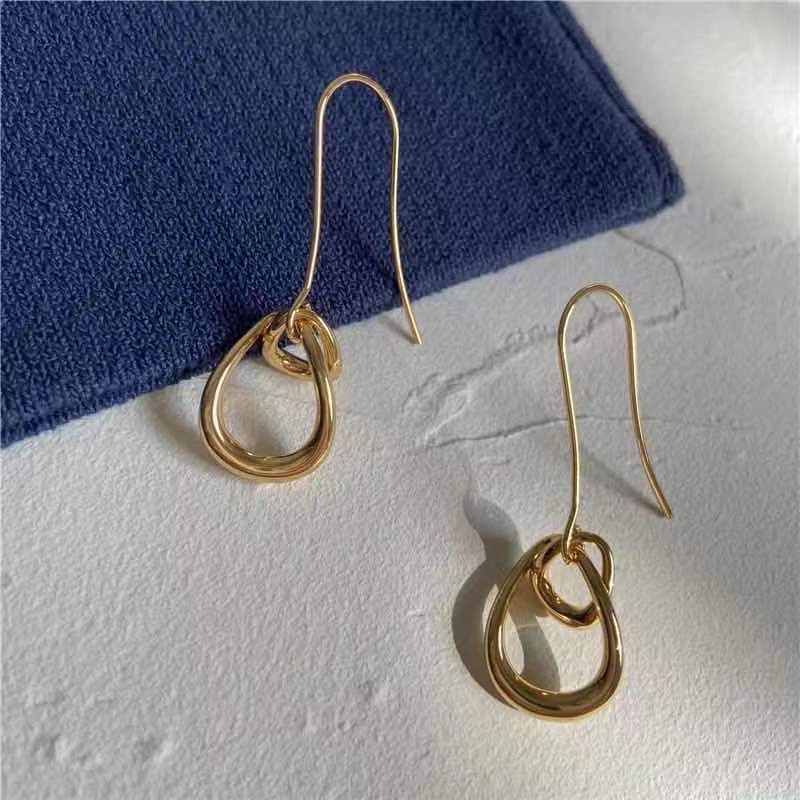 Dingxin Jewelry Earrings 911897, a popular new product in foreign trade, offers fashionable metal earrings with a European and American style. Wholesale supply from the manufacturer details Picture