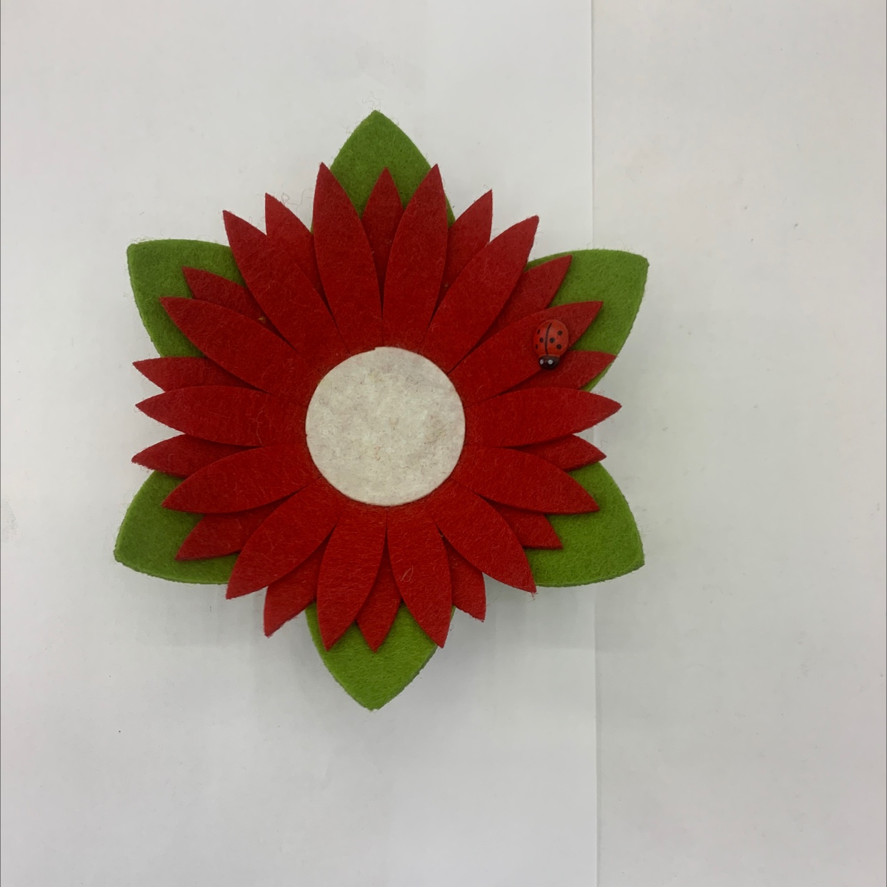 Small sunflower plate non-woven fabric felt cloth with ladybug bright red