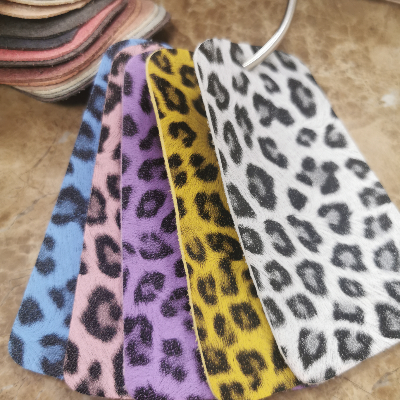 Microfiber leopard print leather fabric manufacturers direct