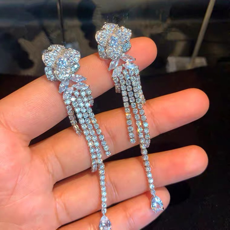 Long long earrings Star Shell long earrings Vintage delicate high-end atmospheric zirconium earrings