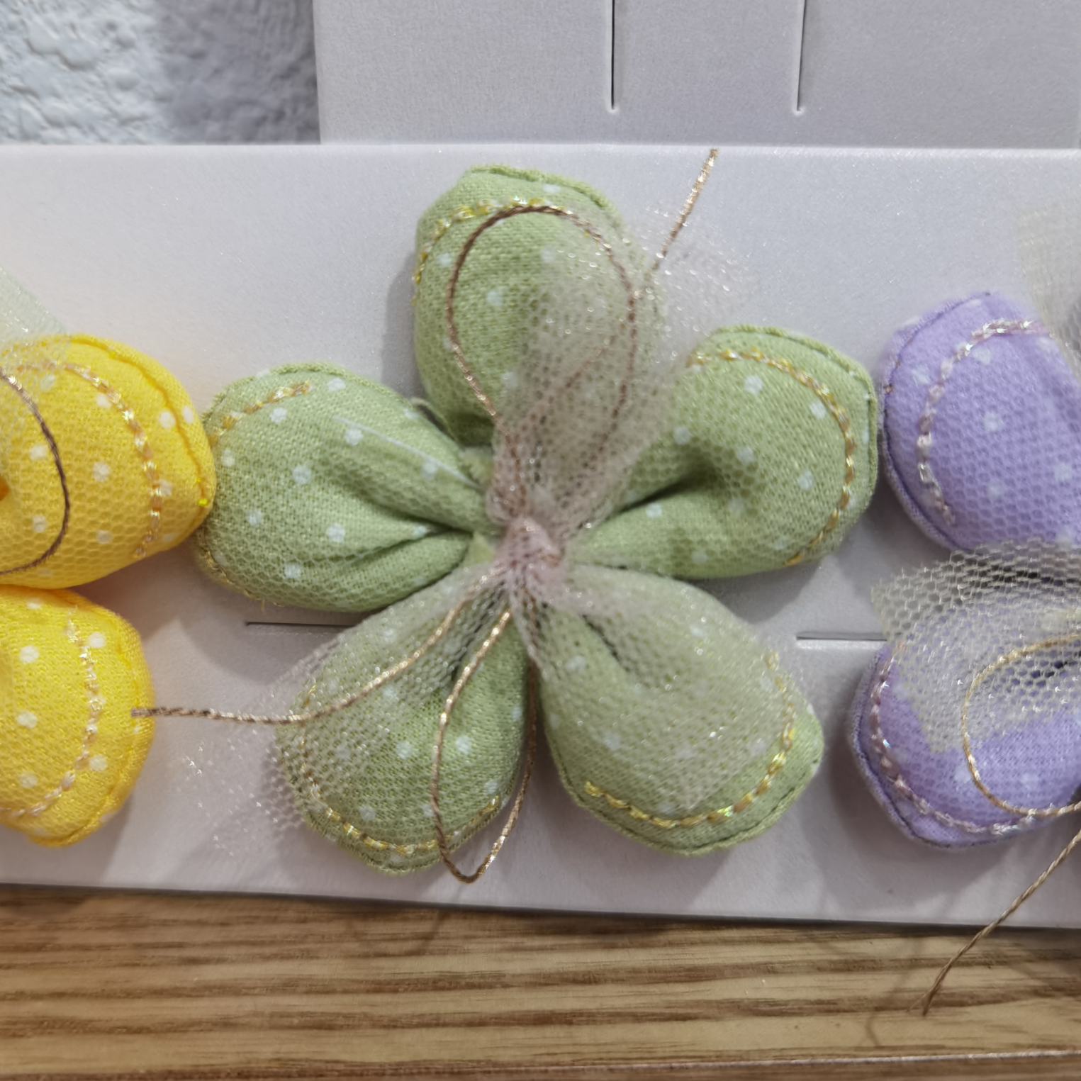 Dotted cotton five-petal flower with gauze bow - green