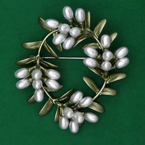 Brooch 217