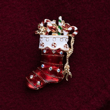 Brooch 240