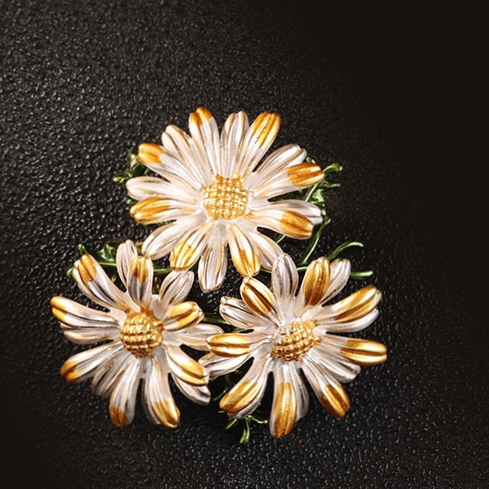 Brooch 280