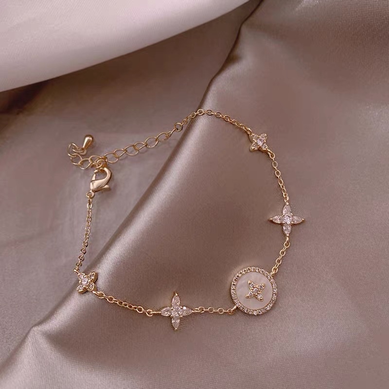 Elegant, exquisite, high-end, classic, fashionable and trendy, versatile, the same style bracelet for goddesses Specification image