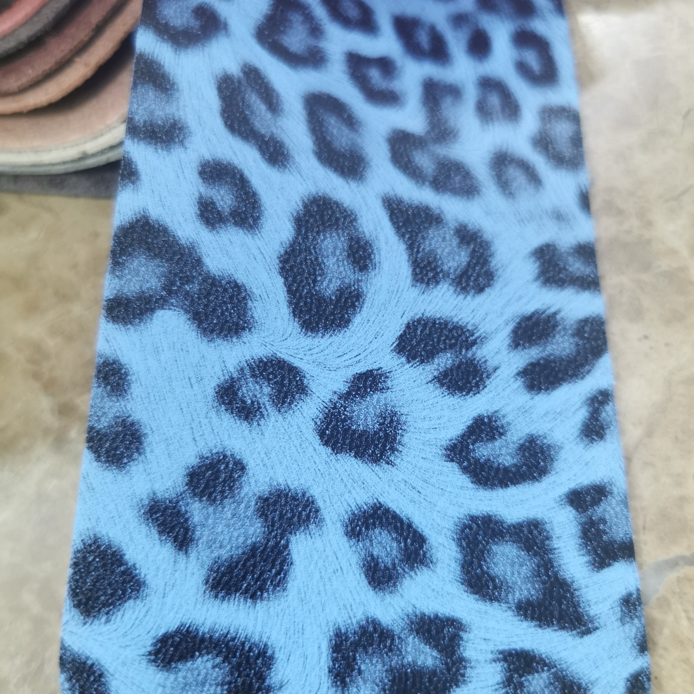 Direct sales from the manufacturer of blue microfiber leopard print leather fabric