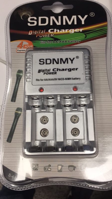 充电器，可充AA，AAA，9V，的充电电池细节图