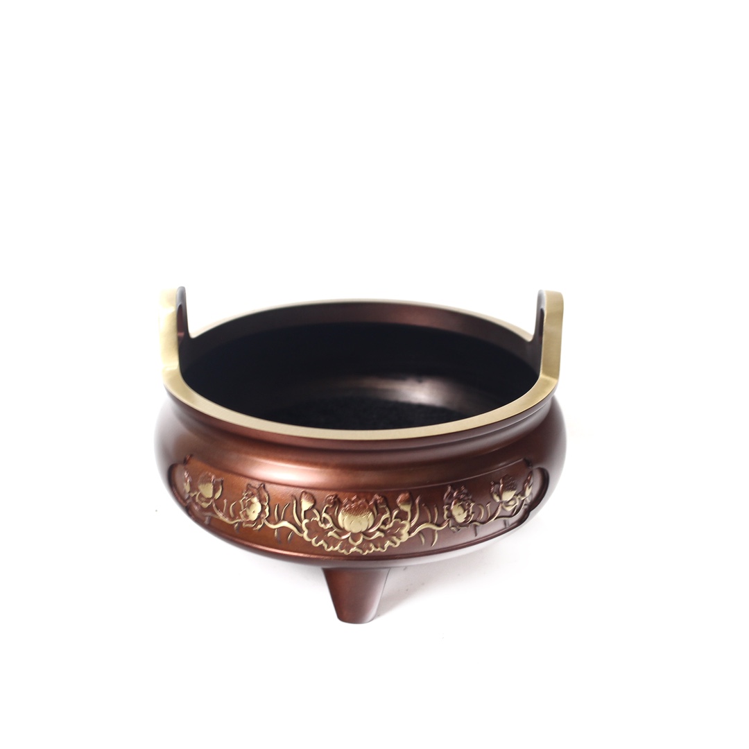 ——铜炉·【冲天耳雕花三足炉】
型号：T449中号/T450大号
规格：见图侧面细节