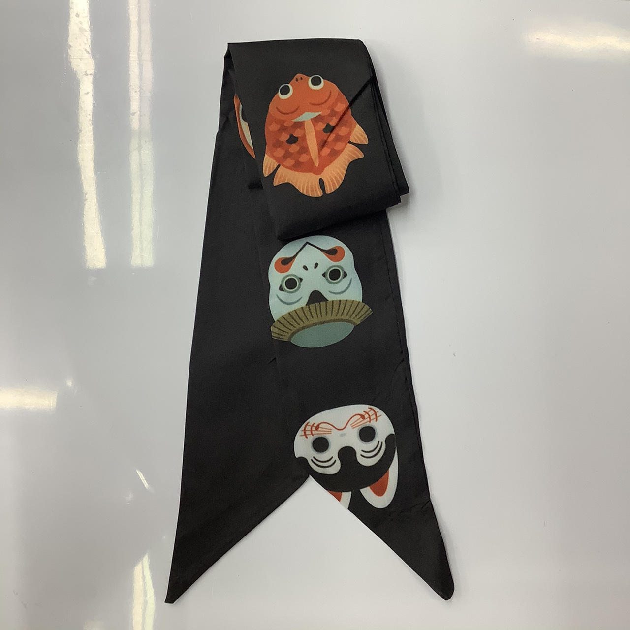 Black streamers 2