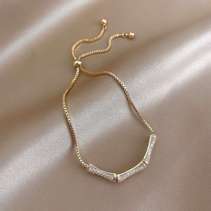Zircon bamboo joint bracelet, a unique and simple design for women on Instagram, is a student best friend bracelet with a touch of elegance and is a popular online accessory Item Picture