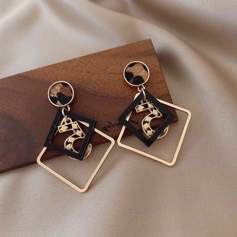 Korean temperament girl style high fashion trend all matching earrings