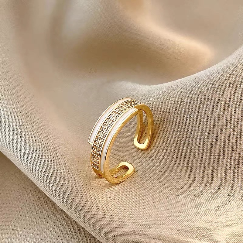 A new elegant, sweet and ladylike fashion ring from Japan, South Korea, Europe and America Application Scenario