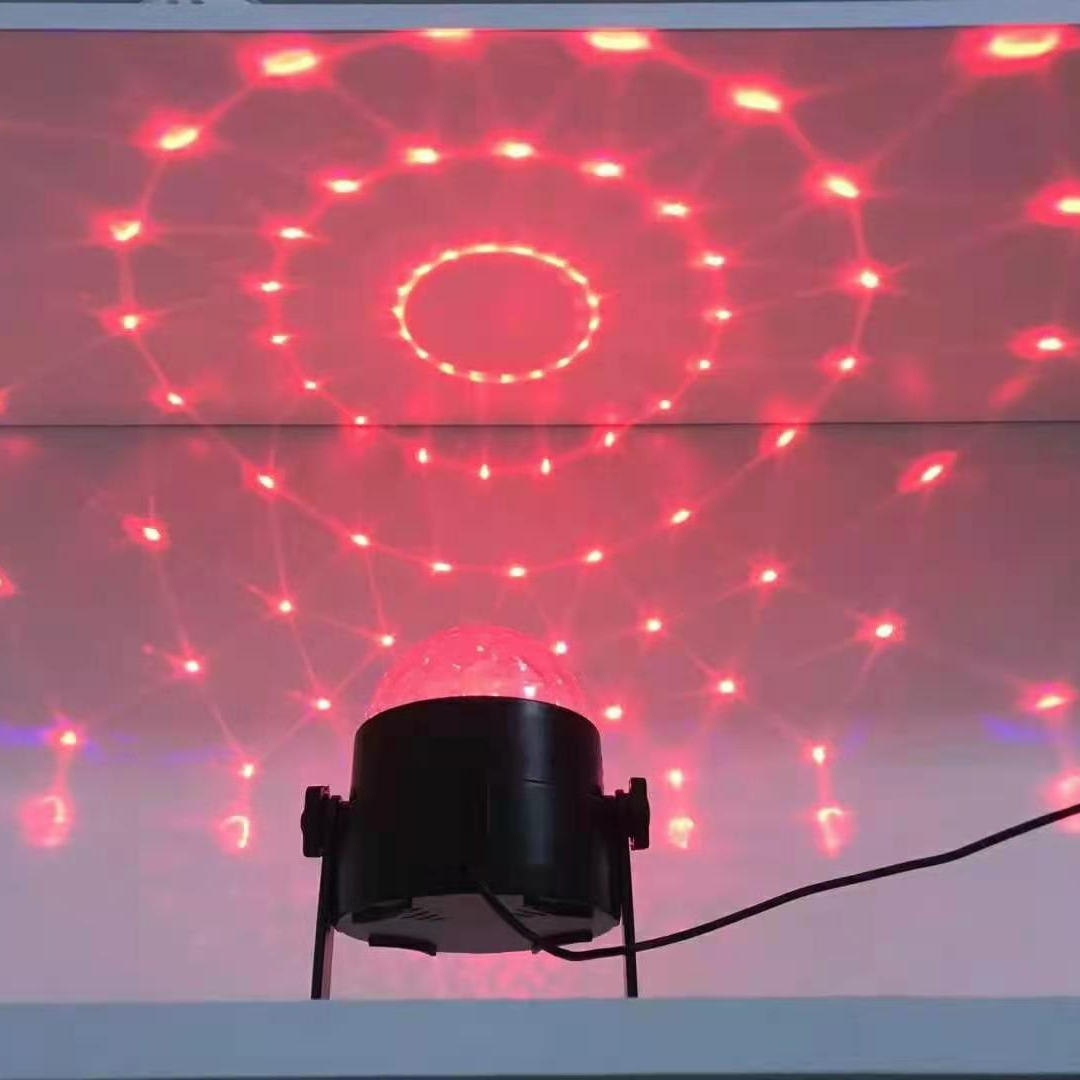 Comercio exterior estilo explosiva luz de escenario led pequeña luz de bola mágica boda luz colorida al aire libre lámpara de caballo de carreras decoración luz de atmósfera giratoria venta directa de fábrica