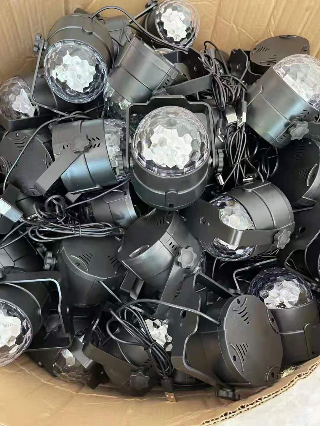 Comercio exterior estilo explosiva luz de escenario led pequeña luz de bola mágica boda luz colorida al aire libre lámpara de caballo de carreras decoración luz de atmósfera giratoria venta directa de fábrica detail image 9