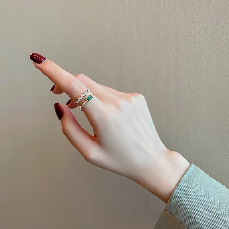 A new ring from Dongdaemun, South Korea, featuring a sweet, fashionable and elegant girl Item Picture