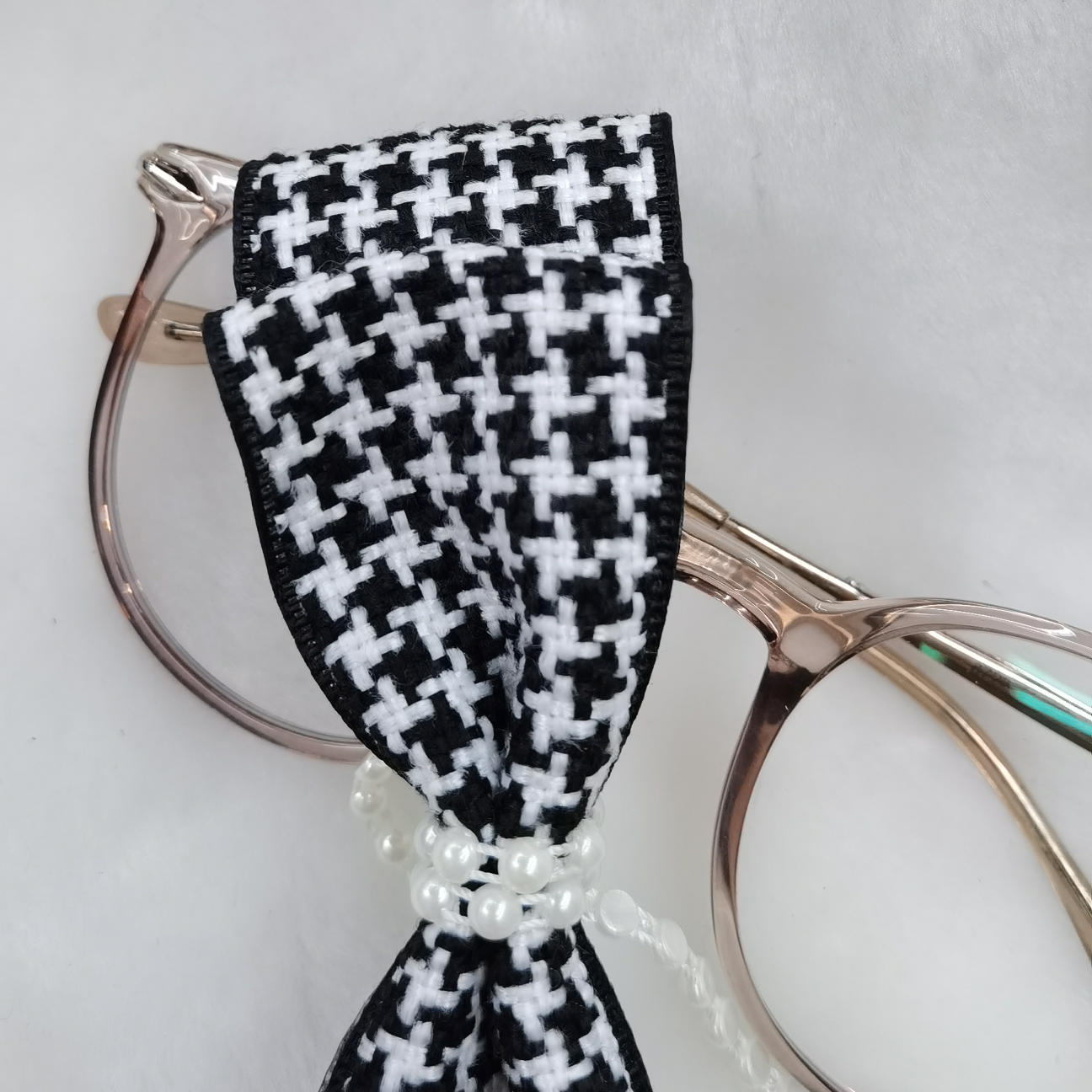 Lace, DIY production, Christmas, clothing, jewelry, crafts, cartons, cards, hats and so on all kinds of factory products can be matched SAy