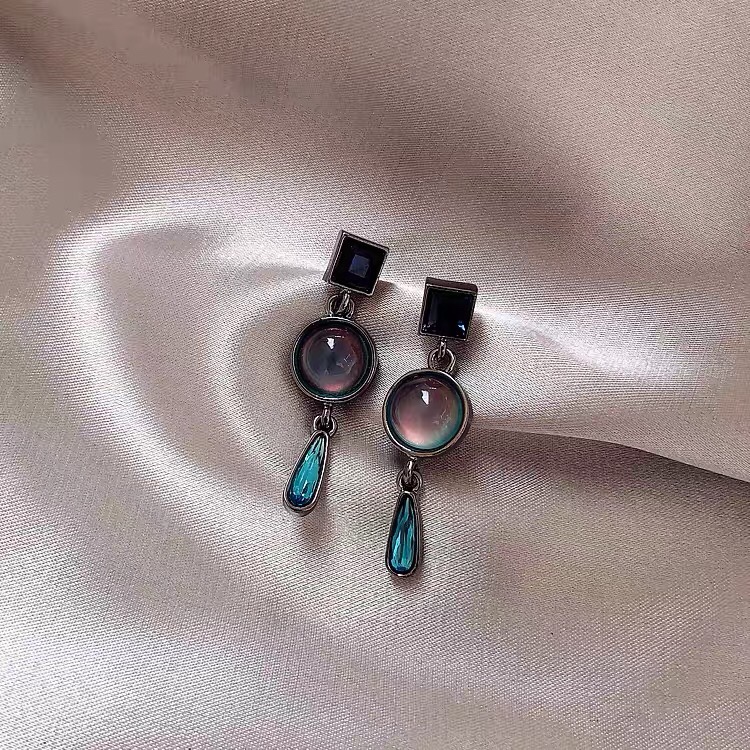 Classic fashion trend Retro ethnic chic Bohemian holiday earrings