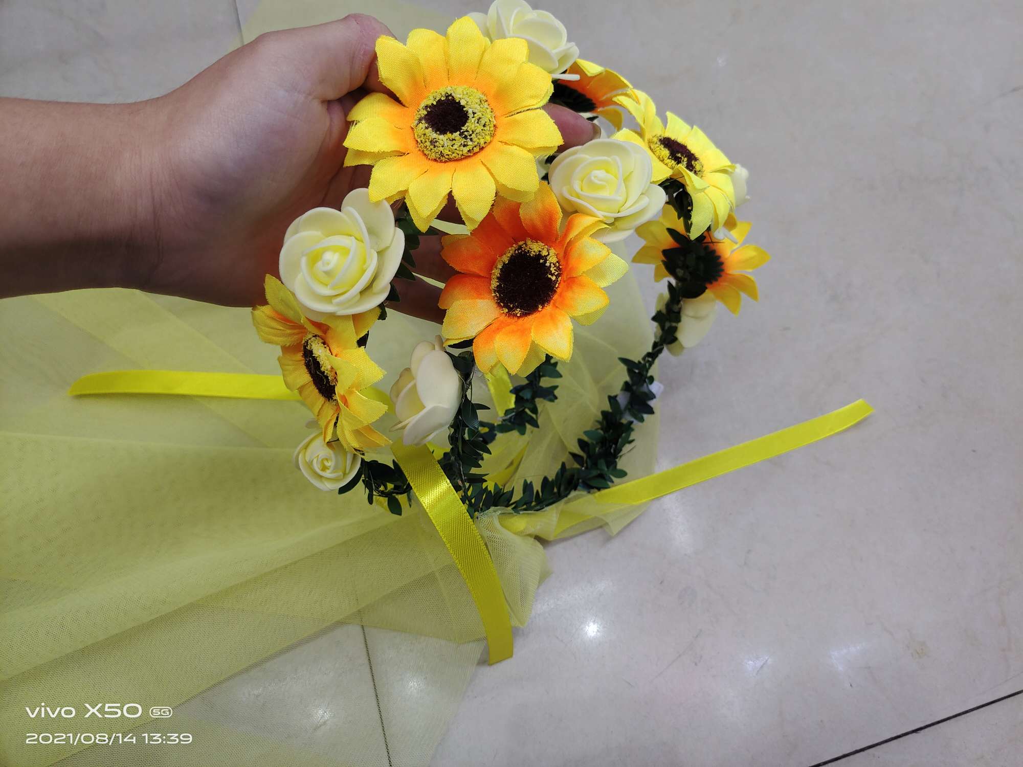 Luminous Sunflower Garland Veil Manufacturers Direct Sales full figure