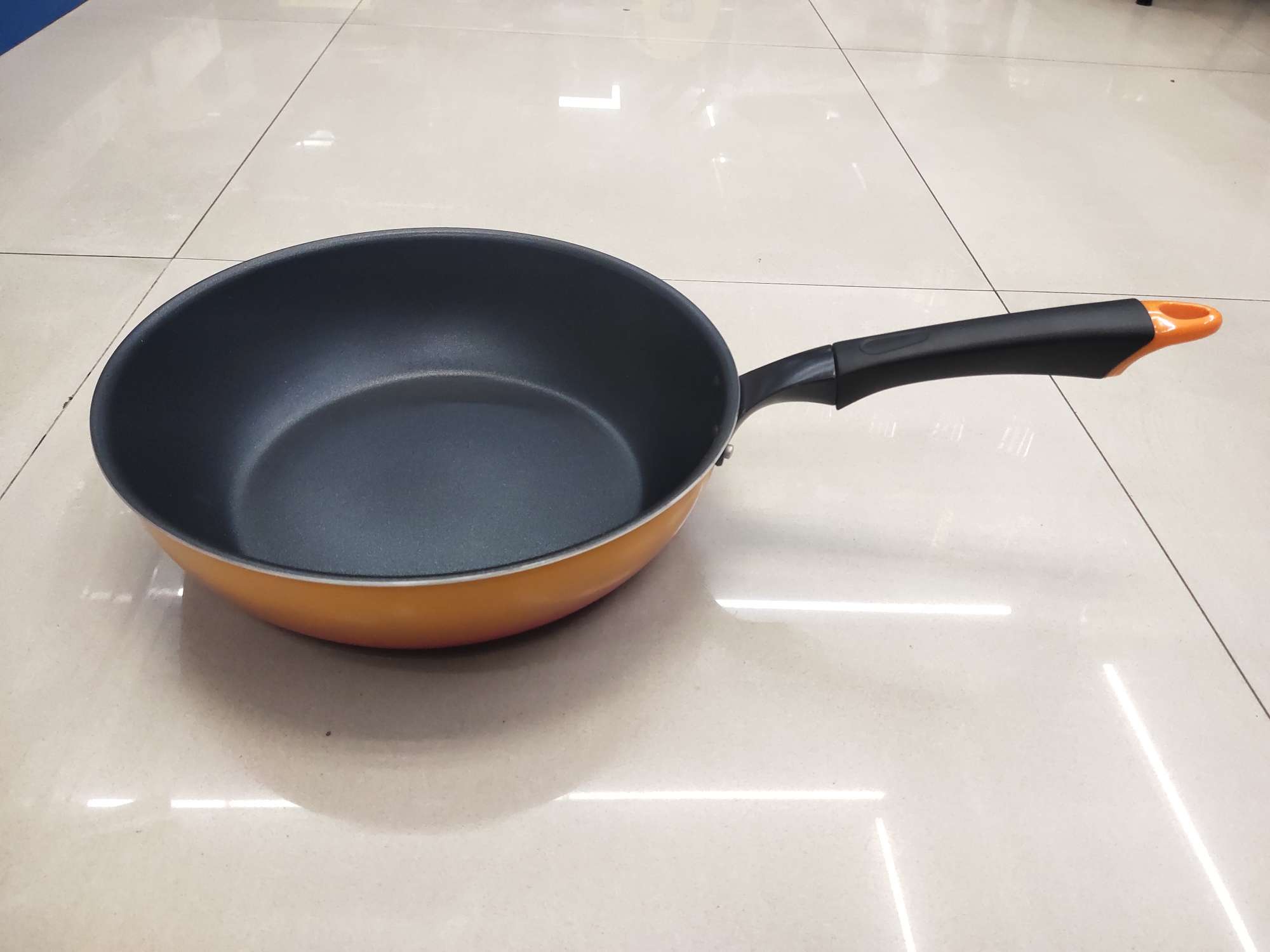 Gradient color household flat pan, 28cm non-stick pan, wok, gas stove and induction cooker dual-purpose, frying pan details Picture