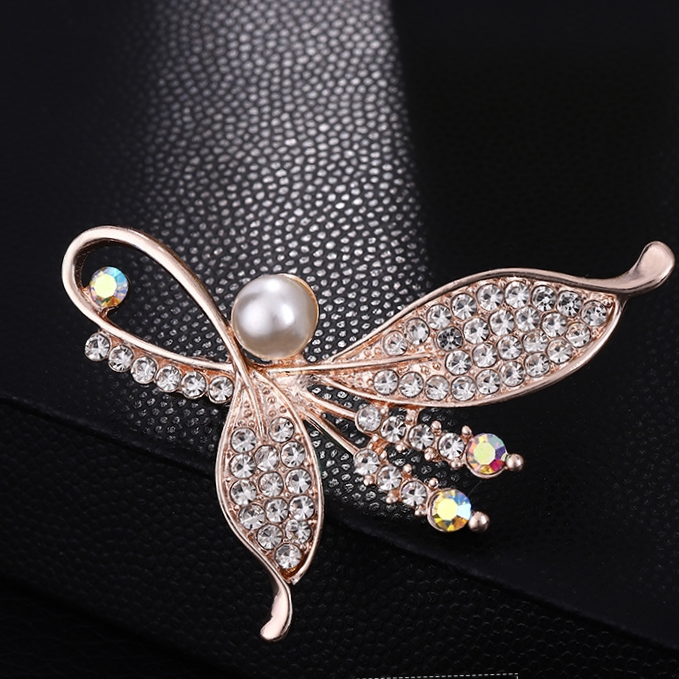 Brooch 370