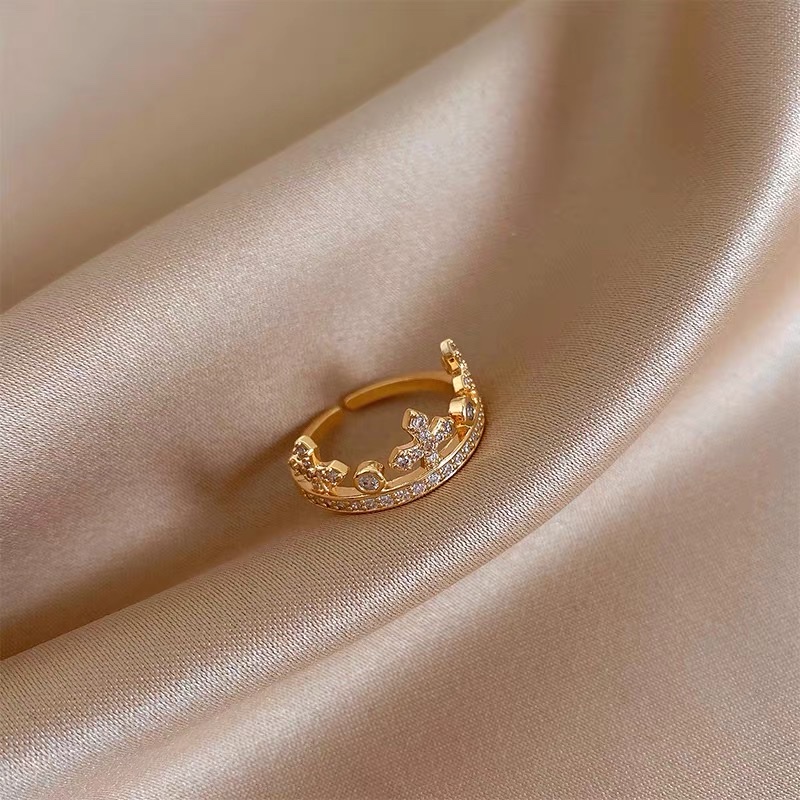 A high-end, exquisite, elegant, luxurious, fashionable and trendy ring that is the same as that of Internet celebrities Item Picture
