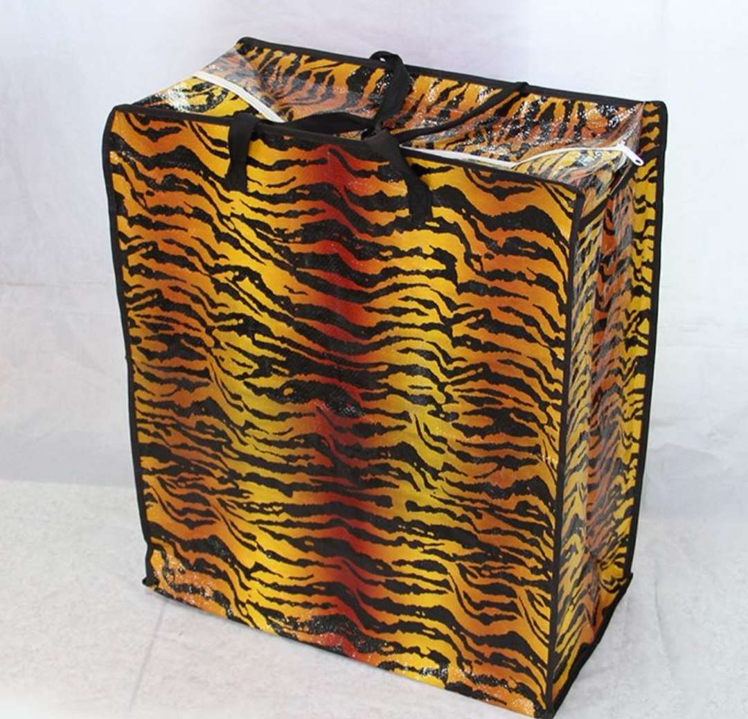 29 woven bag factory direct sales, various patterns, moving clothes packing bags, kindergarten quilt storage bags, waterproof and moisture-proof luggage bags, large moving bags detail image 2