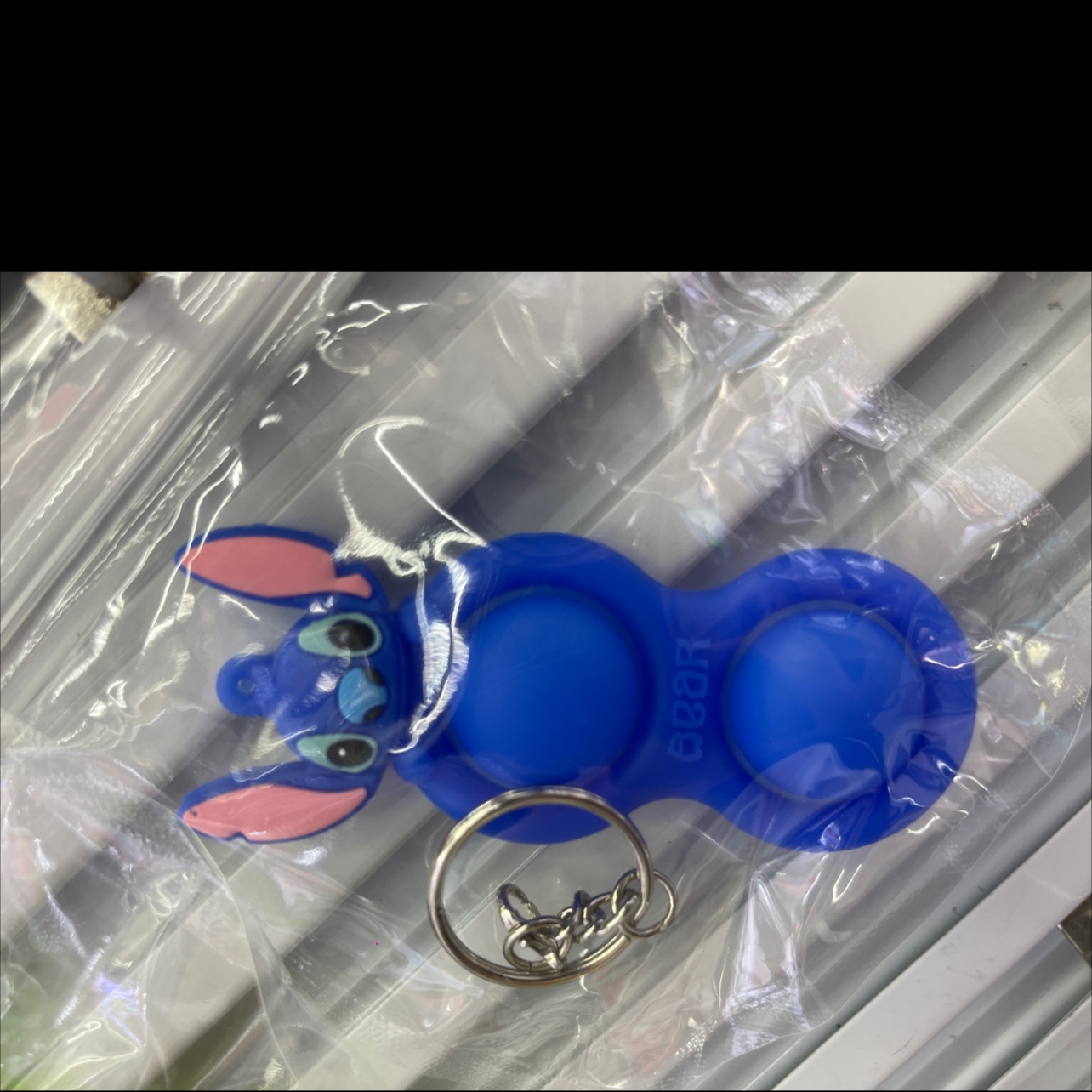 Extruded pendant multi-picture full figure