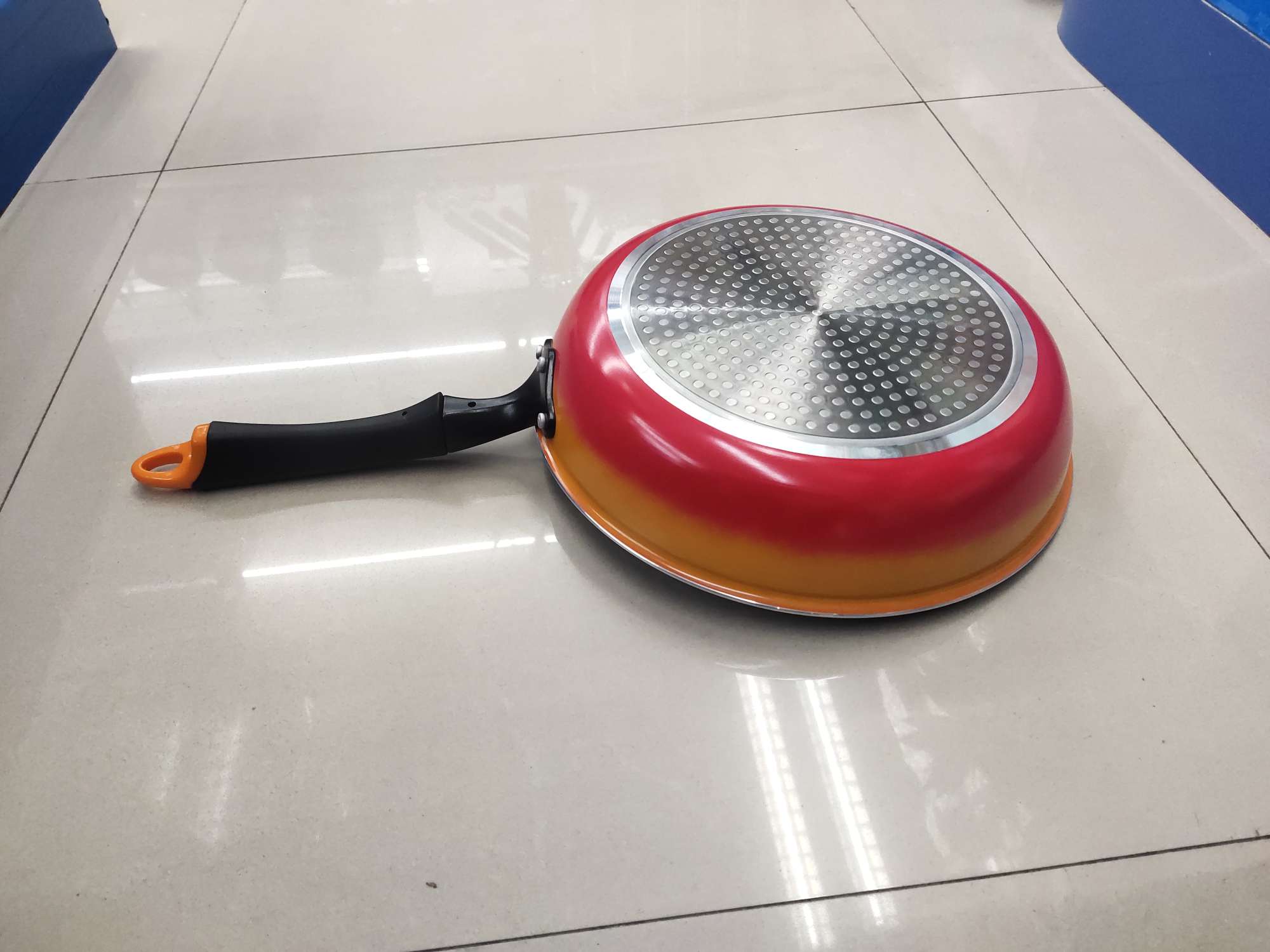 SARACOOK's 20cm gradient color frying pan, frying plate, non-stick pan, frying pan, wok, gas stove and induction cooker are both suitable for household use Specification image