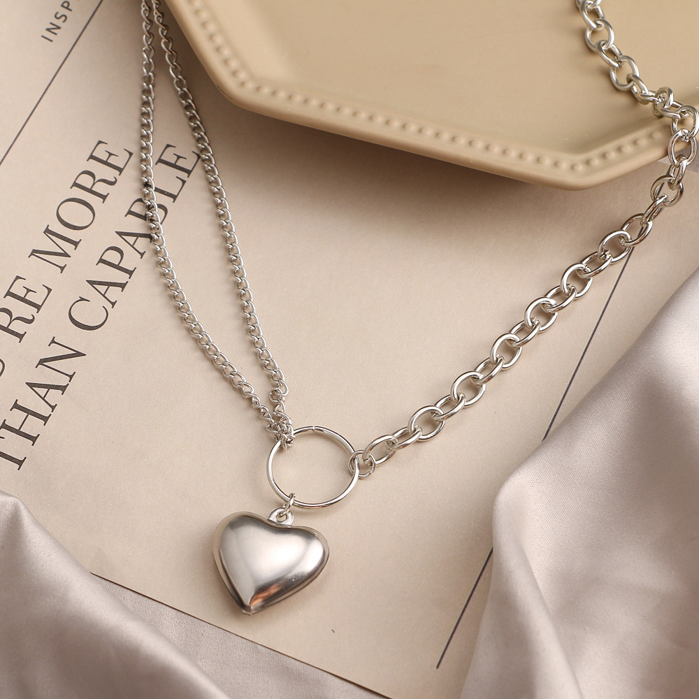 Korean version cross-border new hollowed-out heart-shaped chain necklace, ins punk style multi-chain collarbone chain HZS1828 Application Scenario