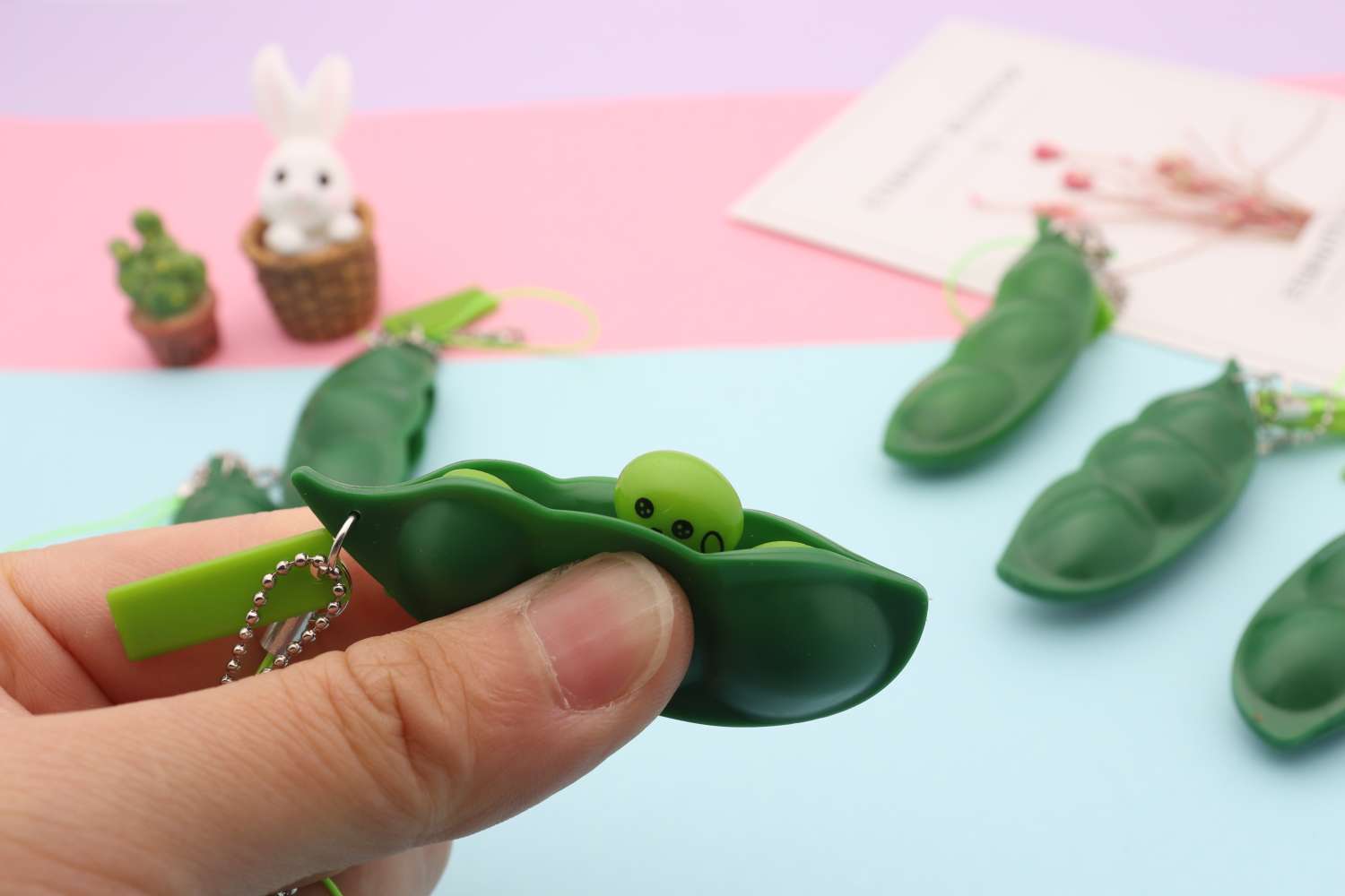 Venting Toy Pod Keychain Specification drawing