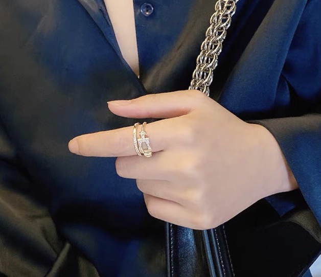 A classic design paired with a new zirconium, fashionable and versatile ring Application Scenario