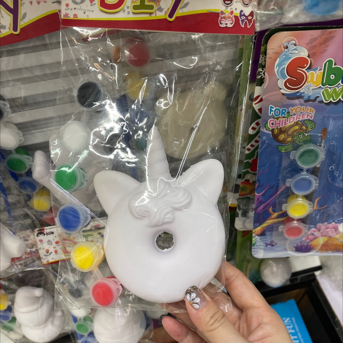 DIY涂色减压回力弹玩具，甜甜圈独角兽