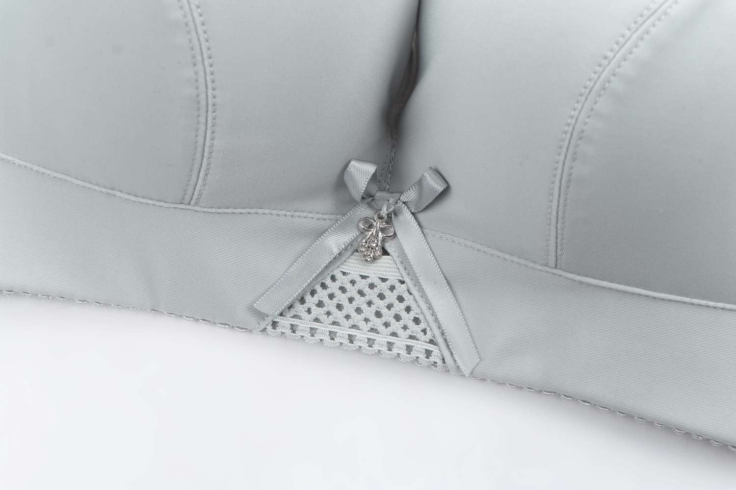 A wide shoulder and back close-in bra without steel rims, ice silk, and can be freely cut detail image 8
