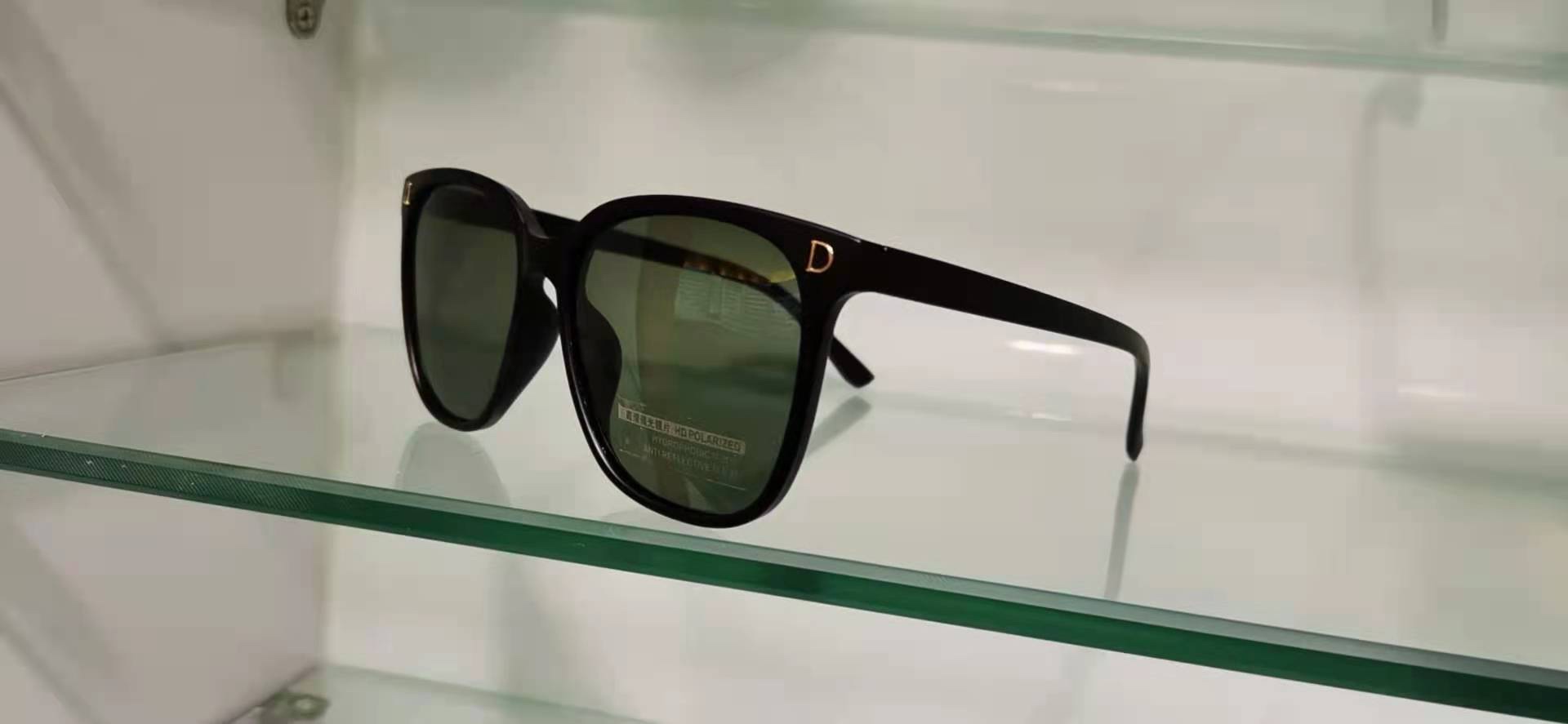 Anti-ultraviolet driving glasses, Korean version small face round face eye protection, Korean version trendy driving special driving glasses, sunglasses, black frame details Picture