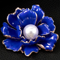 Brooch 447