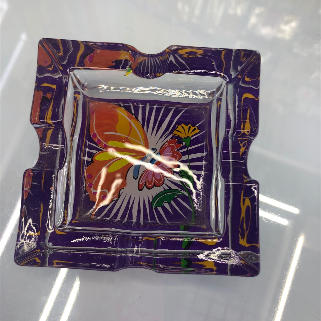 玻璃花形烟缸产品图
