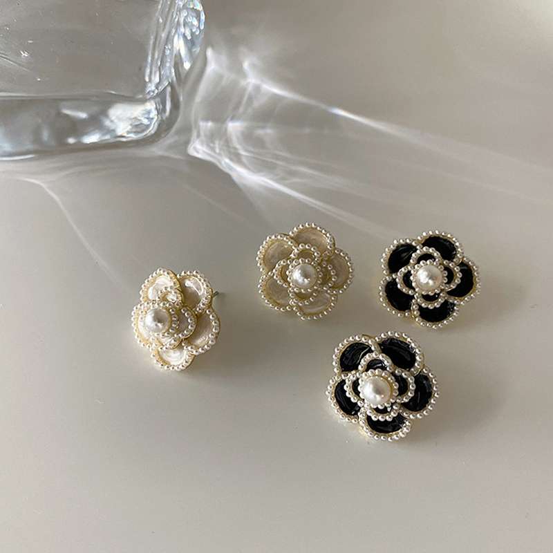 French camellia fragrance pearl stud earrings, retro flower women's summer niche high-end earrings, light luxury heavy industry earrings details Picture