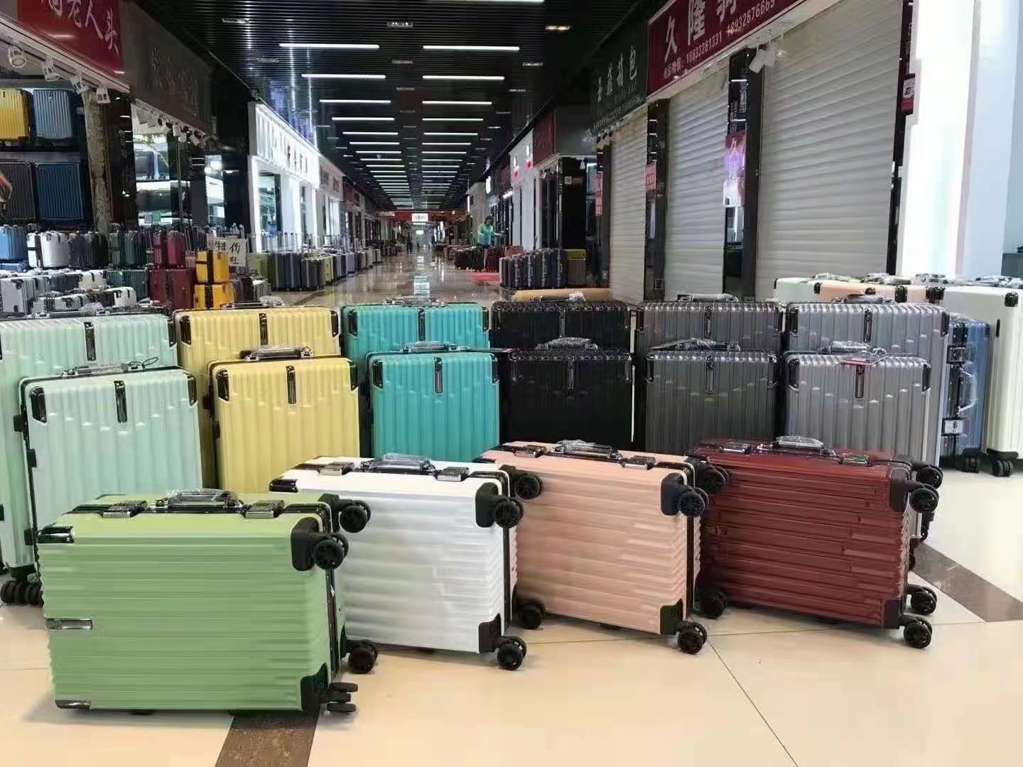 定制箱包皮具实物图