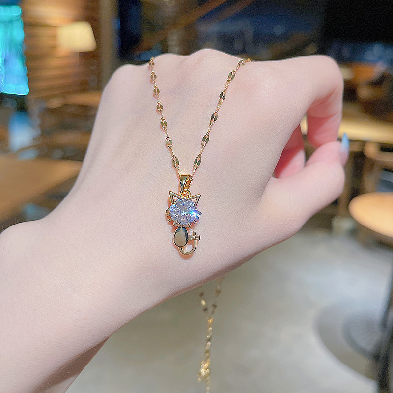 Japanese and Korean style niche design sense titanium steel necklace women's series geometric shape Internet bestseller trendy collarbone chain wholesale 001 detail image 1