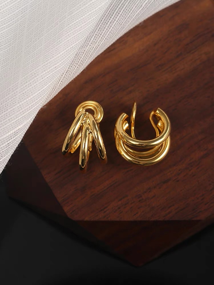 Ear-clipped women's summer European and American style small, simple and elegant cold style earrings 5 Jieya steel jewelry detail image 2