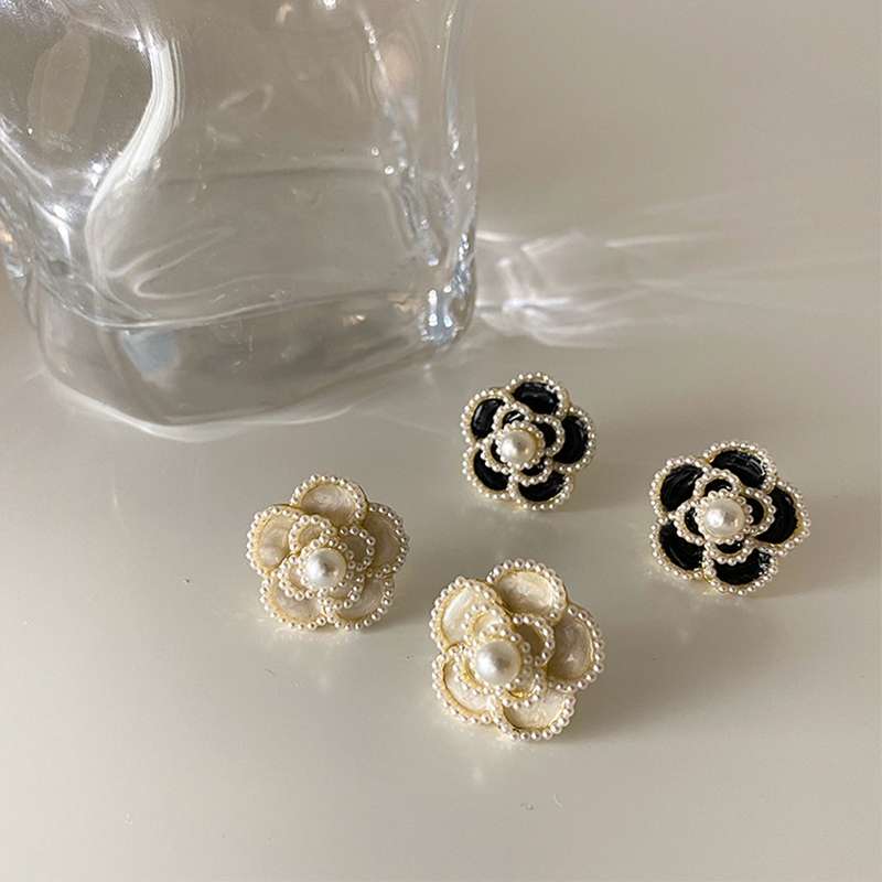 French camellia fragrance pearl stud earrings, retro flower women's summer niche high-end earrings, light luxury heavy industry earrings Specification image