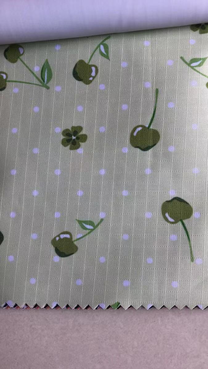 绿色樱桃桌布pvc里布洗漱包产品图