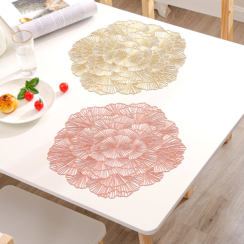 Floral European-style placemats, PVC hollowed-out gold-embossed table MATS, hotel heat insulation and anti-slip coffee coasters, steak plate MATS detail image 1
