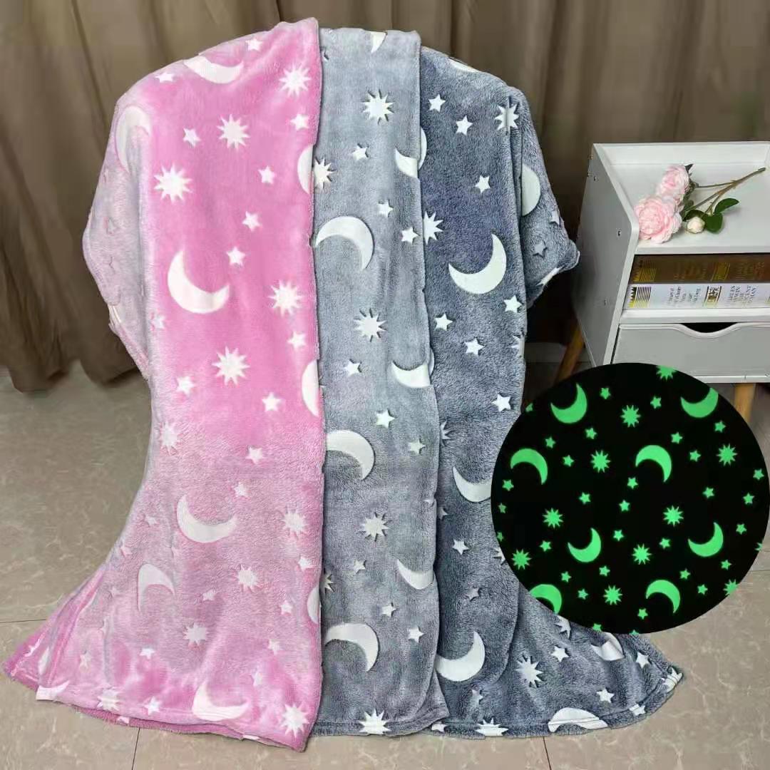 Luminous flannel blanket, luminous at night, 230GSM, 150*200cm size, custom-made Application Scenario