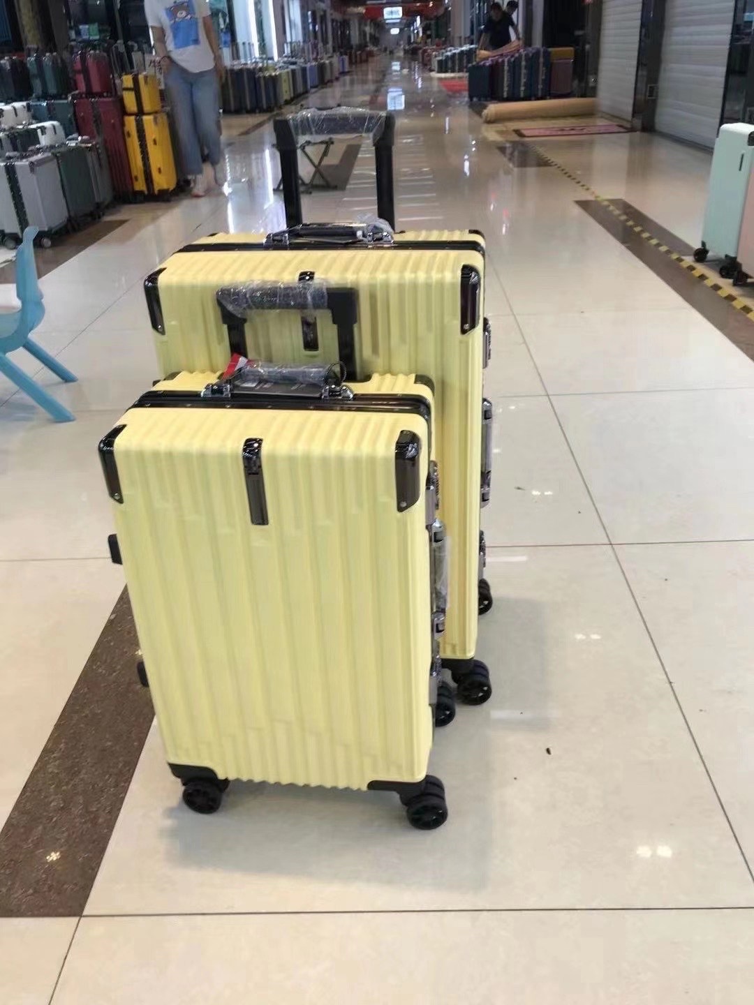 拉杆箱/全铝杆/行李箱白底实物图