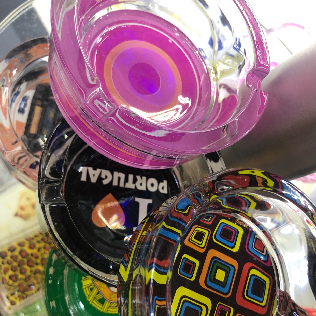 玻璃花形烟缸产品图