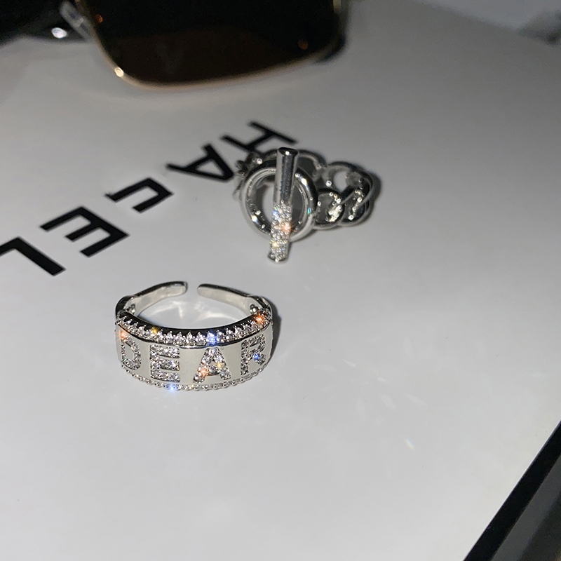 Luxurious and dazzling diamond open index finger ring for women, fashionable and individual, Instagram trendsetter, high-end and cold style ring stand Item Picture