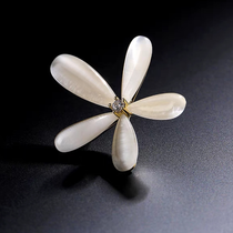 Brooch 460