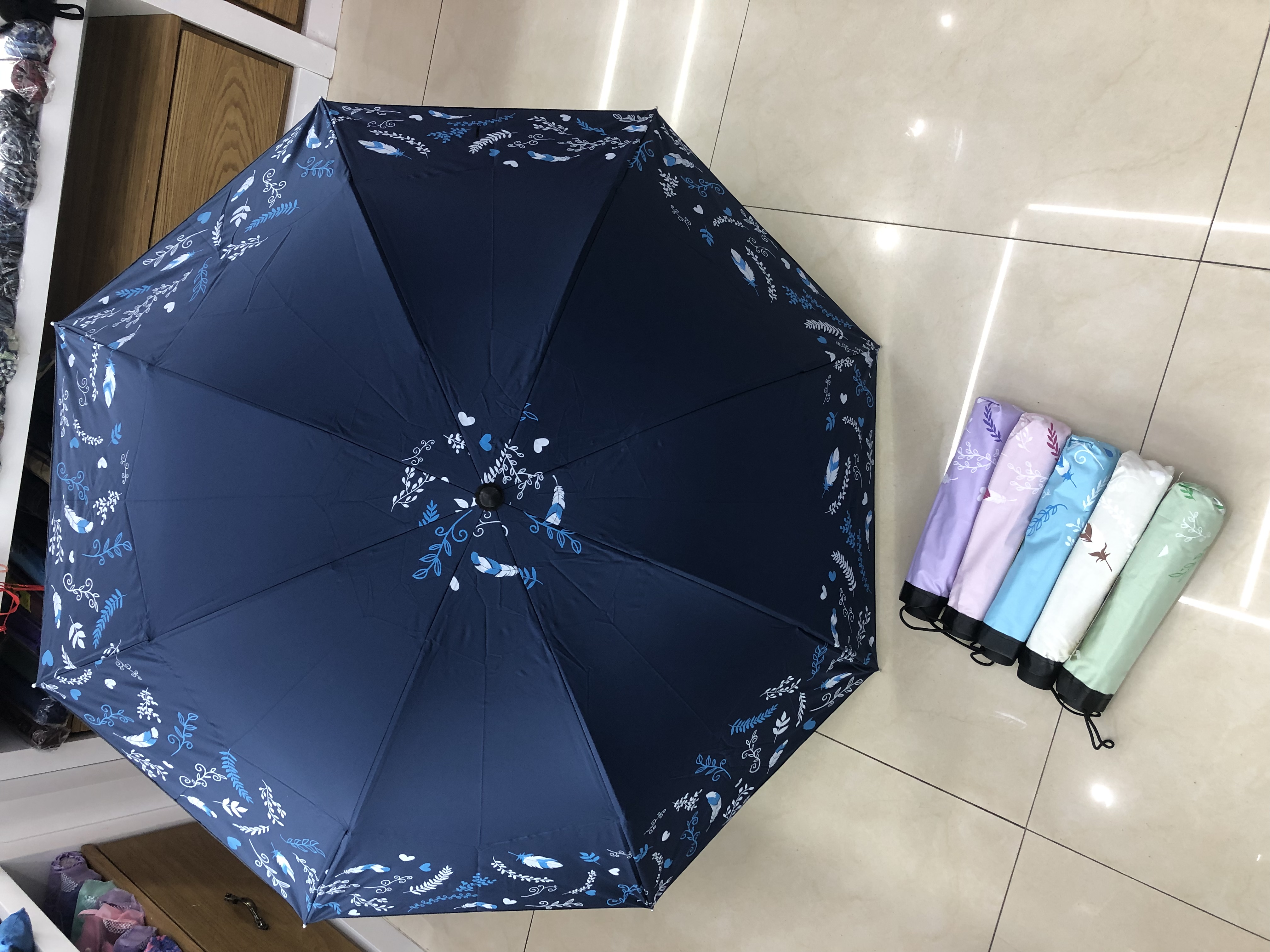Vinyl Suntan Umbrella details Picture